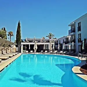 2* Aparthotel Queen Residences &